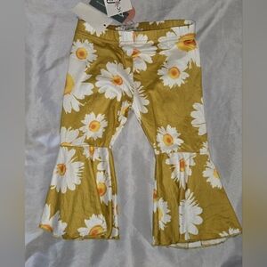 Adorable Bailey's Blossoms Boutique Flare Leg Bell Bottom Yellow With Daisies